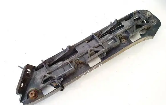Volkswagen Touran I Front bumper mounting bracket 1t0807935