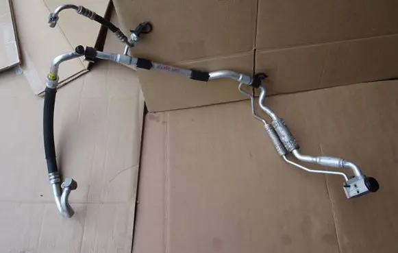 KIA Xceed Air conditioning (A/C) pipe/hose 97775G4950