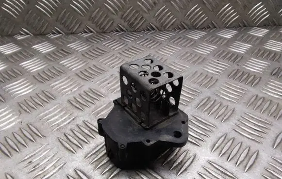 Citroen C4 I Picasso Coolant fan relay 9659799080 8241009