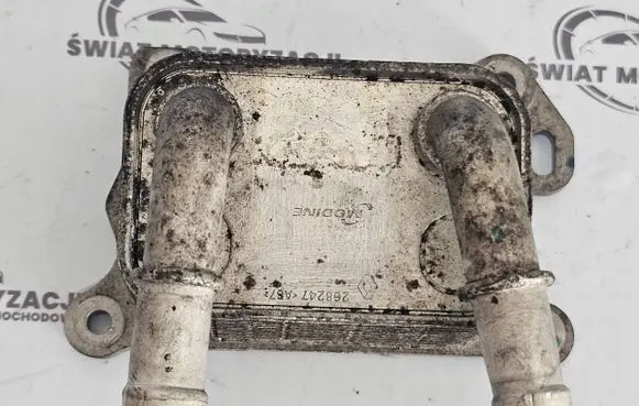 Renault Clio IV Engine oil radiator 268247
