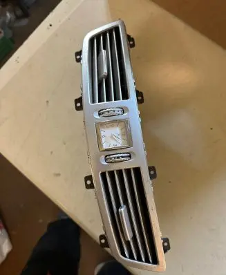 Mercedes-Benz S W221 Dash center air vent grill 05569000