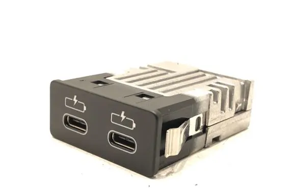 BMW 5 G30 G31 G38 USB socket connector 8711938