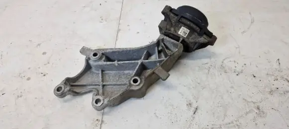 BMW 2 F22 F23 Engine mount bracket 6787659