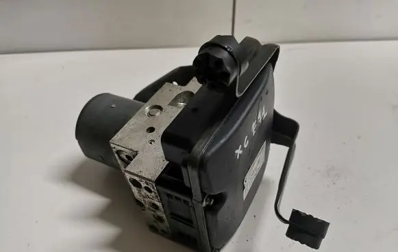 BMW X5 E70 ABS Pump 6798284