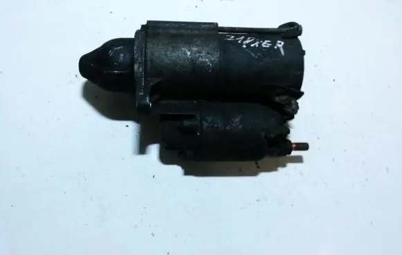 Opel Zafira B Starter motor 55556092 8000048