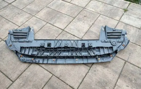 Front bumper skid plate/under tray