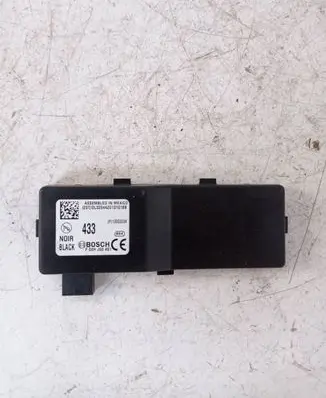Opel Insignia A Door central lock control unit/module 13503204