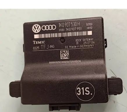 Volkswagen Golf V Gateway control module 1K0907530H 9325 1K0907951