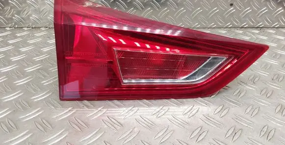 Toyota Auris E180 Tailgate rear/tail lights