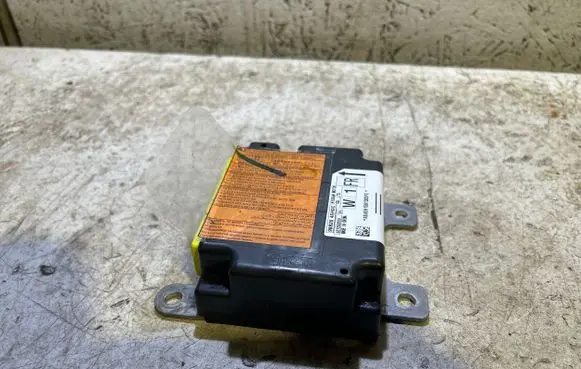 Nissan Qashqai Airbag control unit/module 988204EH0C 627260200 AE4EH1581302FE