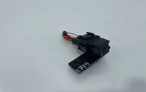 BMW X1 F48 F49 Coolant fan relay 9207913