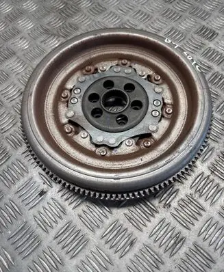 Volkswagen PASSAT B7 Flywheel 03L105266AK