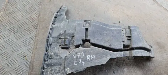 Volvo V70 Front bumper mounting bracket 08693182
