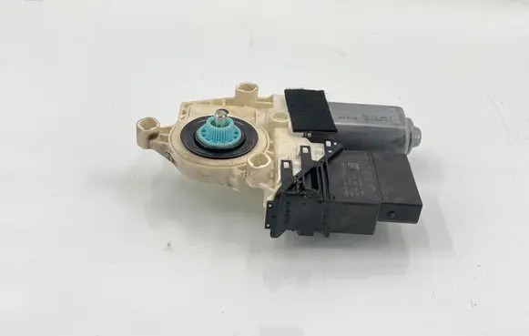Seat Altea XL Rear door window regulator motor 1K0959703M S1114H006