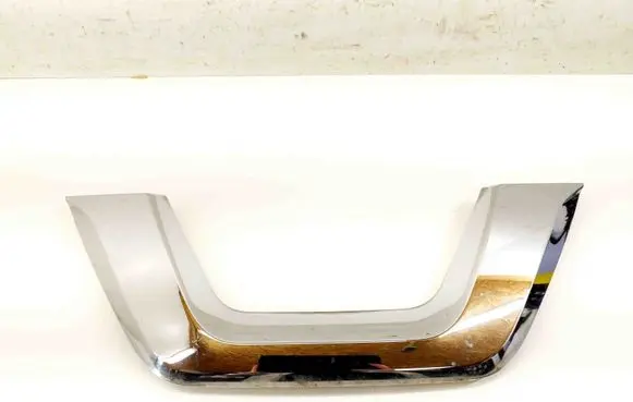 Front bumper splitter molding