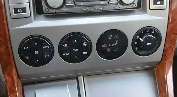 KIA Carnival Central console control unit 