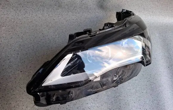 Peugeot 3008 II Headlight/headlamp 9836230680 2111296810
