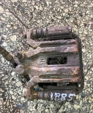 Nissan Pathfinder R51 Rear brake caliper