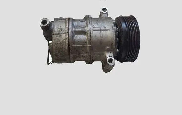 Volvo V40 Air conditioning (A/C) compressor (pump) 31469966