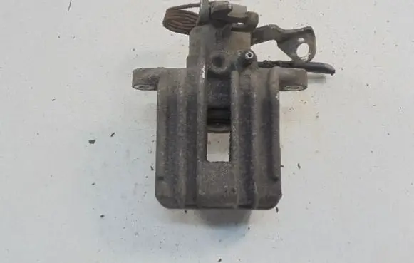 Volkswagen PASSAT B5 Rear brake caliper