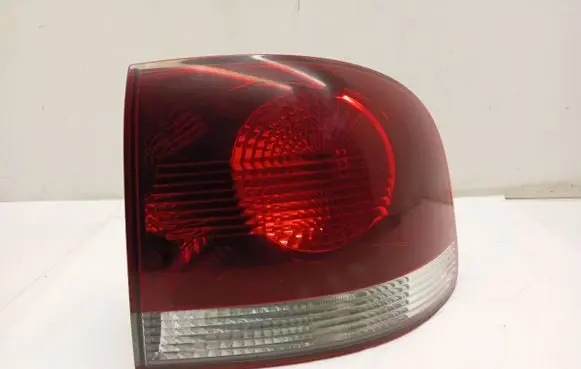 Volkswagen Touareg I Rear/tail lights 28258002