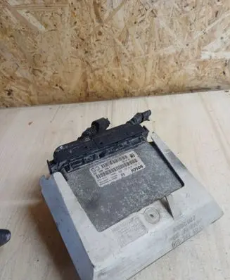 Opel Zafira A Engine control unit/module 28SA4222 09133269 0281010021