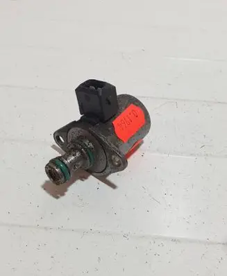 Mercedes-Benz C W204 Hydraulic servotronic pressure valve 69032901
