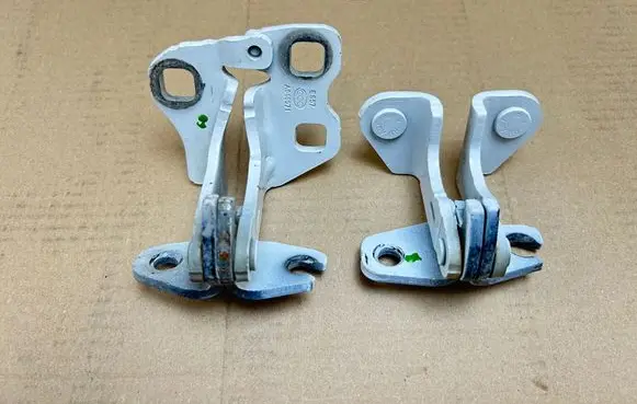 Tesla Model 3 Front door hinge set A046571