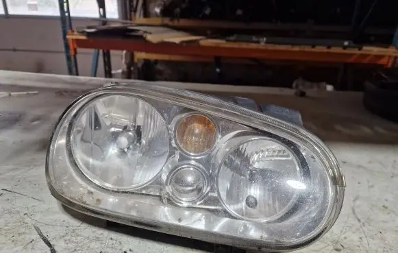 Volkswagen Golf IV Headlight/headlamp