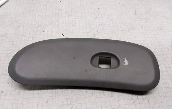 Chrysler Voyager Front door window switch trim 0SB711D5AC 746754674E