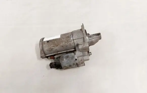 Peugeot 208 Starter motor 9675660680