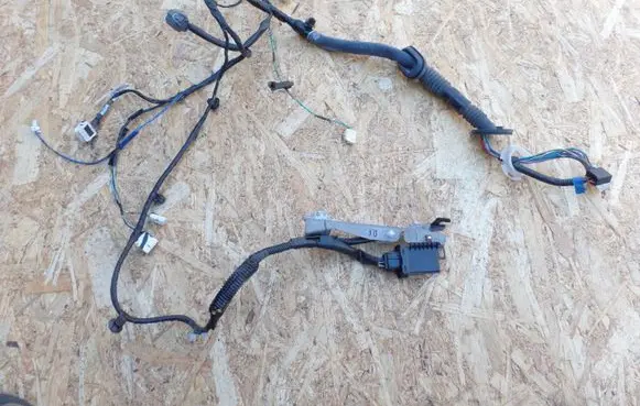 Subaru Forester SH Front door wiring loom 81821SC070
