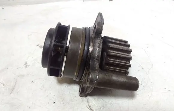 Volkswagen PASSAT CC Water pump 03L121019