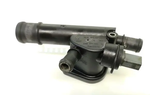 Volkswagen Polo IV 9N3 Engine coolant pipe/hose 038121132D 06A919501A