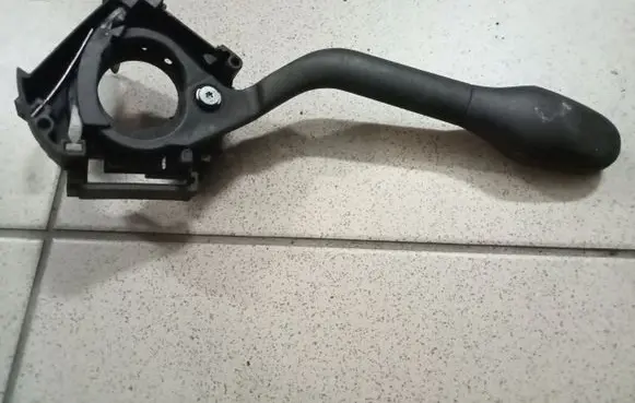 Volkswagen Golf III Wiper control stalk 1H6953503F