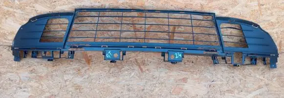 Renault Scenic III - Grand scenic III Front bumper upper radiator grill