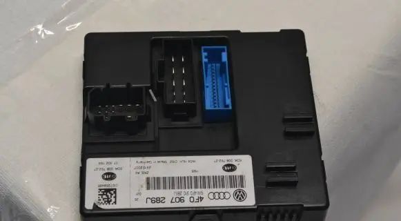 Audi A6 S6 C6 4F Comfort/convenience module 4F0907289J 4F0910289J 5DK00876227