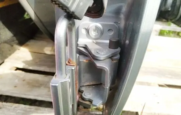 Audi A6 S6 C6 4F Rear door lower hinge