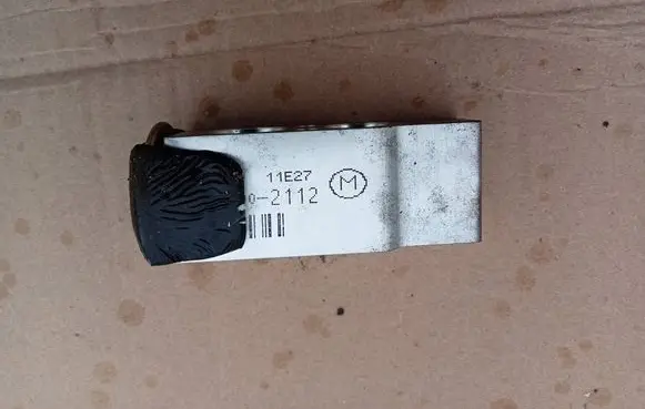 Toyota Avensis T250 Air conditioning (A/C) expansion valve 4475002112