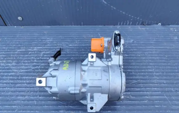 Renault Austral Air conditioning (A/C) compressor (pump) 926003994R