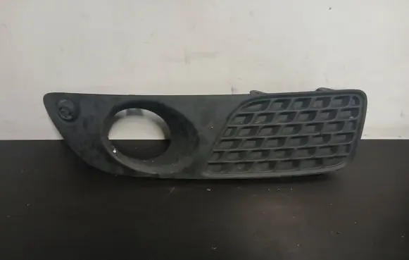 Volvo V70 Front bumper lower grill 30763109 BP3ED