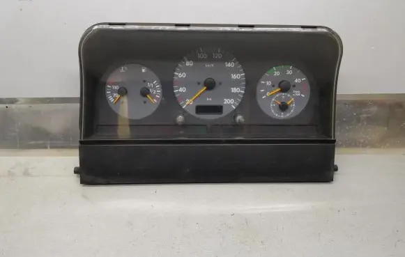 Volkswagen II LT Speedometer (instrument cluster) 2D0919860G