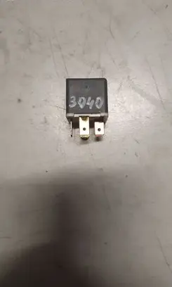 Volkswagen PASSAT B5.5 Other relay 141951253B 4RA00351029