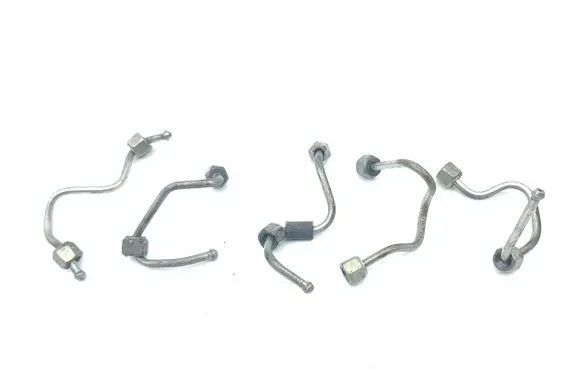 Fuel injector supply line/pipe