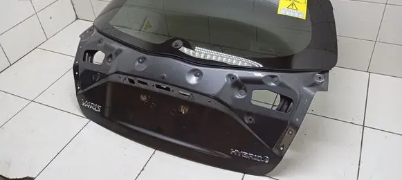 Toyota Yaris XP210 Tailgate/trunk/boot lid