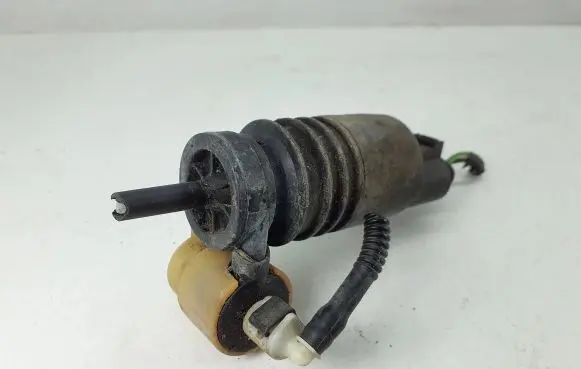 Volkswagen Touran I Windscreen/windshield washer pump 1T0955651A 3028143