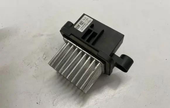 Opel Insignia B Heater blower fan relay 13506208