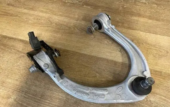 Land Rover Range Rover L405 Engine mounting bracket CPLA-3084-AA