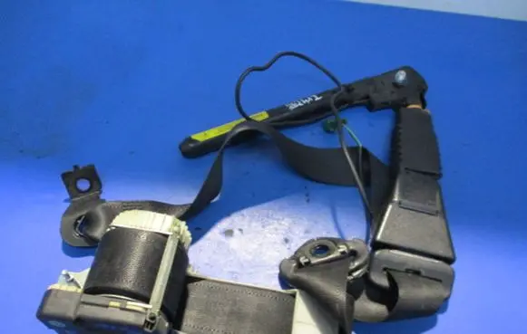 Opel Zafira A Front seatbelt