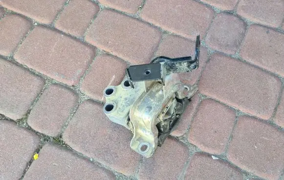Fiat Doblo Engine mount bracket
